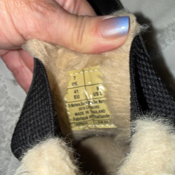 Dr. Martens Faux Fur Lined, Leather Chelsea Boots EU size 41. - Picture 6 of 6